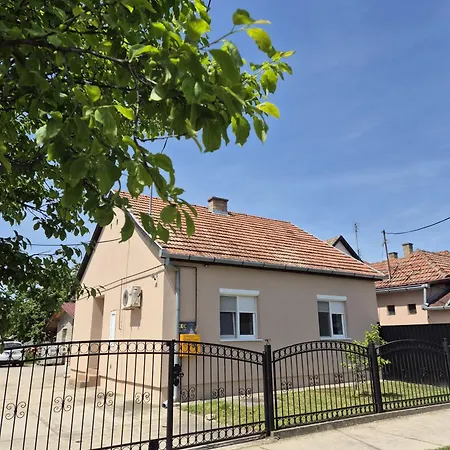 Kec - Holiday home Apatin